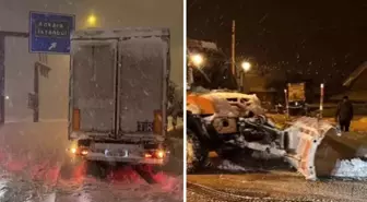 Kar kalınlığı 40 santimetreyi geçti, yol o araçlara kapatıldı