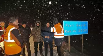 Kars Valisi Ziya Polat, karla mücadele çalışmalarını yerinde inceledi