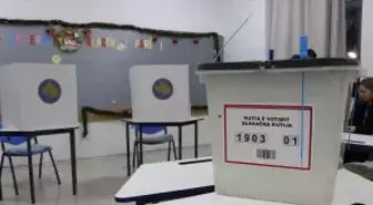 Kosova'da seçmenler, erken genel seçim için sandık başına gitti