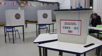 Kosova'da seçmenler, erken genel seçim için sandık başına gitti