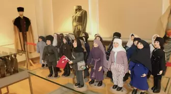 Samsun'da Milli Mücadele Kadın Kahramanları' koleksiyonuna ilgi