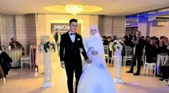 Sosyal medyada gündem olan çift dünyaevine girdi