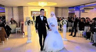 Sosyal medyada gündem olan çift dünyaevine girdi