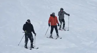 Zigana Kayak Merkezi'nde hafta sonu yoğunluğu