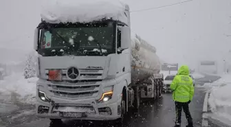 Bolu'da olumsuz hava koşulları nedeniyle eğitime 1 gün daha ara verildi