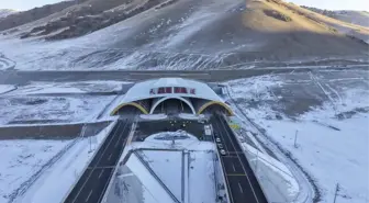 Dünyanın en uzun otoyol tüneli Çin'de açıldı