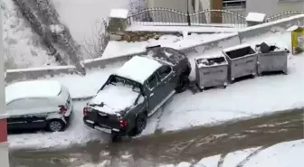 Elazığ'da karda kayan araçlar kameraya yansıdı