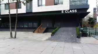 Kadıköy'de lüks oto galerisi boşaltıldı: 11 milyar TL'lik vurgun iddiası