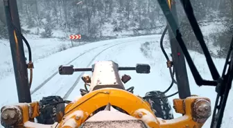 Kar yağışının etkili olduğu Bilecik'te ekipler sahada