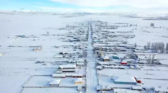 Kars'ta karla kaplanan köyler dronla görüntülendi