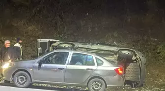 Kayganlaşan yolda otomobil devrildi