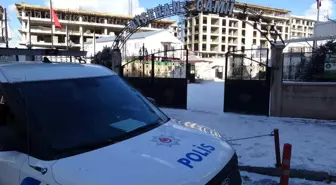 Malatya'da cami tuvaletinde baygın bulunan genç hastaneye kaldırıldı