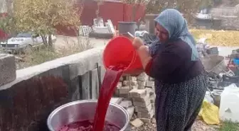 Mersin'de kadınların nar ekşisi mesaisi