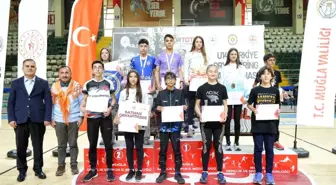 Muğla'da oryantiringde genç yıldızlar kupalarına kavuştu