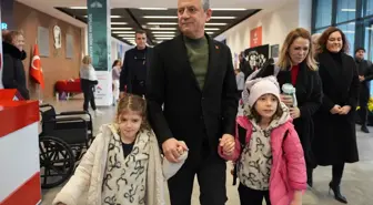 Özgür Özel, Ferdi Zeyrek'in ikiz kızlarına verdiği sözü tuttu