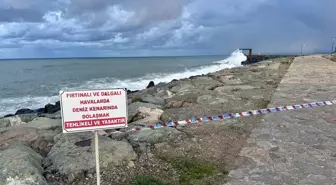 Trabzon'da kuvvetli rüzgar hayatı olumsuz etkiledi