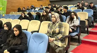 Adıyaman Doğa Koleji mezunlarından öğrencilere yol gösterici söyleşi