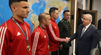 Bakan Güler, TSK Spor Gücü Kır Koşusu Takımı'nı kabul etti