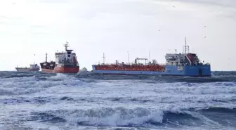 Bakırköy açıklarında iki tankerden acil durum çağrısı yapıldı; ekipler sevk edildi