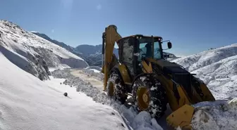 Batman'da kar yağışı ulaşımı aksattı