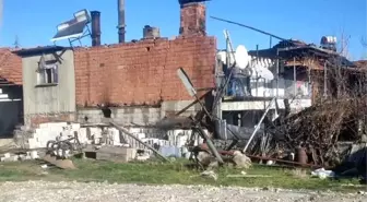 Burdur'da kalorifer kazanın patladı, ev kullanılmaz hale geldi