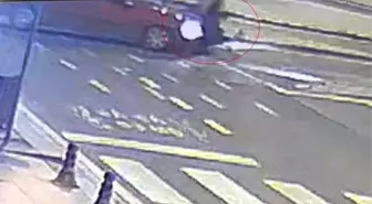 Çarpıştığı arabanın üzerinden takla attı: O anlar kamerada