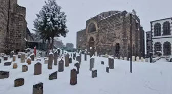 Diyarbakır'da eğitime kar engeli