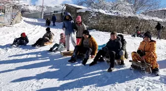 Erzincan'da çocukların kızak keyfi