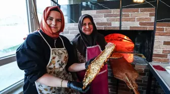 Gelin olduğu kırsal mahalleye kızıyla pide salonu açtı