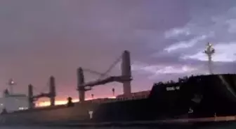 İstanbul'da facianın eşiğinden dönüldü: Sürüklenen kuru yük gemisi son anda durdu