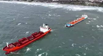 İstanbul'da iki tanker acil durum çağrısında bulundu, gemiler havadan görüntülendi