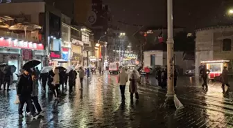 İstanbul'da kar yağışı devam ediyor