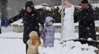 Kar etkisini artırdı, yılın son gününde o şehirlerde okullar tatil