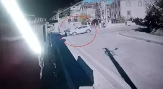 Kavşağa giren motosikletliyi fark etmeyerek çarptı: 1 yaralı
