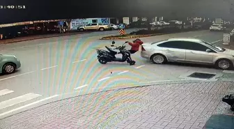 Manavgat'ta otomobille çarpışan motosiklet sürücüsü yaralandı