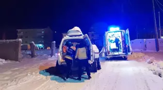 Muş'ta mezrada rahatsızlanan öğretmen, ekiplerin çalışmasıyla hastaneye ulaştırıldı