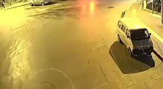 Otomobilin köprüden Yeşilırmak Nehri'ne uçtuğu kaza kamerada