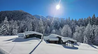 Rize'de Kaçkar Dağları ve yaylalardaki kar manzarası dronla görüntülendi
