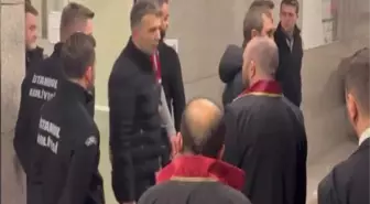 Seyir halindeki otomobil alev aldı