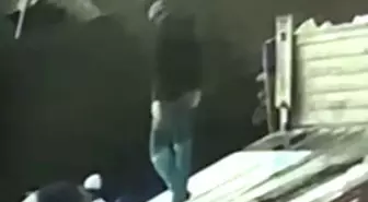 TIR'ın dorsesinde çalışan işçiye yıldırım isabet etti