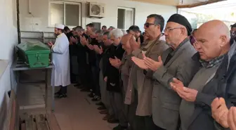 Trafik kazasında hayatını kaybeden genel cerrah, toprağa verildi