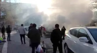 Yanan kamyonete ilk müdahaleyi vatandaşlar yaptı