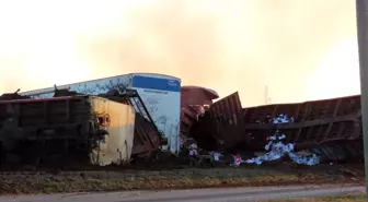 ABD'de kükürt taşıyan tren devrildi, çevreye zehirli gaz yayıldı