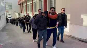 Adana'da 2 kişinin öldüğü silahlı kavgaya karışan 11 zanlı tutuklandı