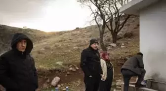 Ankara'da su kesintisinden etkilenen vatandaşlar çeşmelerden su temin ediyor