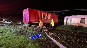 Aydın'da kontrolden çıkıp tren yoluna giren tırın sürücüsü öldü