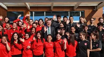 Bakan Bak: 2025'te 7 bin 474 madalya kazanan milli sporcularımızla gurur duyuyoruz