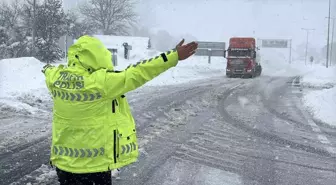 Bolu Dağı geçişi ağır tonajlı araç geçişine geliş-gidiş açıldı