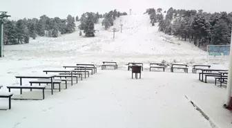 Burdur'daki Salda Kayak Merkezi'ne ilk kar yağdı
