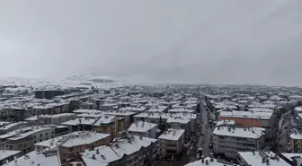 Çubuk ve Beypazarı ilçelerinde kar yağışı etkili oldu